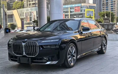 BMW BMW i3 в цвете и кузовом – это идеальный выбор среди китайских автомобилей. Доступная цена и надежность гарантированы.