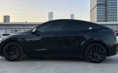 Tesla Tesla Model 3 в цвете и кузовом – это идеальный выбор среди китайских автомобилей. Доступная цена и надежность гарантированы.