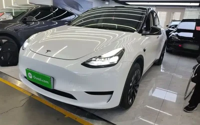 Tesla Tesla Model 3 в цвете и кузовом – это идеальный выбор среди китайских автомобилей. Доступная цена и надежность гарантированы.