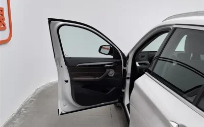 r1044870-bmw-x1-2022_image_001