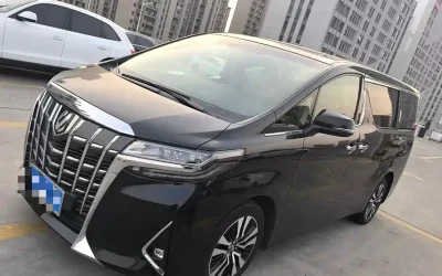 Toyota Toyota Corolla Cross в цвете и кузовом – это идеальный выбор среди китайских автомобилей. Доступная цена и надежность гарантированы.