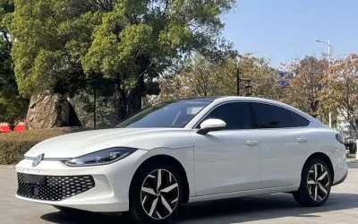 Volkswagen Volkswagen Lavida в цвете и кузовом – это идеальный выбор среди китайских автомобилей. Доступная цена и надежность гарантированы.