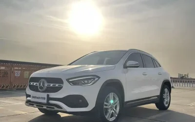 r1048342-mercedes-benz-gla-2022_image_001