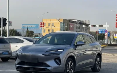 BYD BYD Sealion 05 DM-i в цвете и кузовом – это идеальный выбор среди китайских автомобилей. Доступная цена и надежность гарантированы.