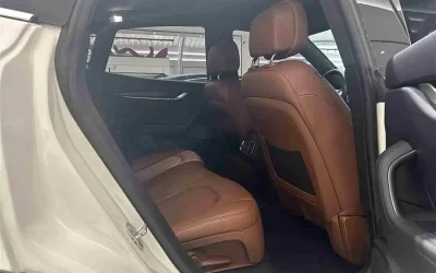 Audi Audi A8 в цвете и кузовом – это идеальный выбор среди китайских автомобилей. Доступная цена и надежность гарантированы.