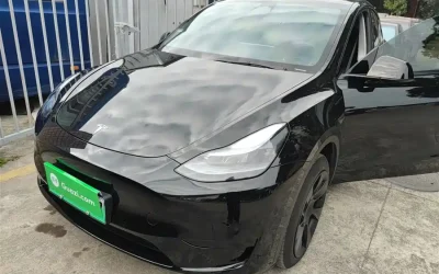 Tesla Tesla Model 3 в цвете и кузовом – это идеальный выбор среди китайских автомобилей. Доступная цена и надежность гарантированы.