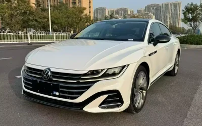 Volkswagen Volkswagen Passat в цвете и кузовом – это идеальный выбор среди китайских автомобилей. Доступная цена и надежность гарантированы.
