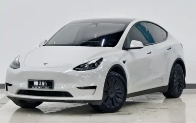 r1070412-tesla-model-y-2022_image_001