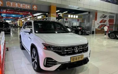 Volkswagen Volkswagen Passat в цвете и кузовом – это идеальный выбор среди китайских автомобилей. Доступная цена и надежность гарантированы.