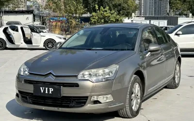 Citroen Citroen в цвете Citroen и кузовом Citroen – это идеальный выбор среди китайских автомобилей. Доступная цена и надежность гарантированы.