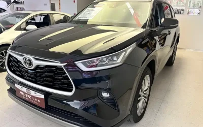Toyota Toyota Corolla Cross в цвете и кузовом – это идеальный выбор среди китайских автомобилей. Доступная цена и надежность гарантированы.
