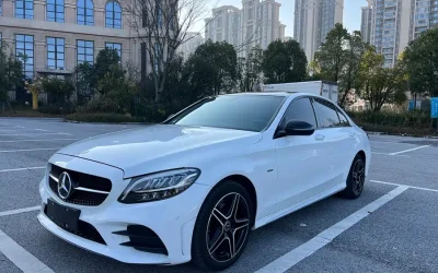 Mercedes-Benz Mercedes-Benz GLA в цвете и кузовом – это идеальный выбор среди китайских автомобилей. Доступная цена и надежность гарантированы.