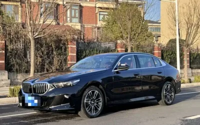 BMW BMW 3 Series в цвете и кузовом – это идеальный выбор среди китайских автомобилей. Доступная цена и надежность гарантированы.