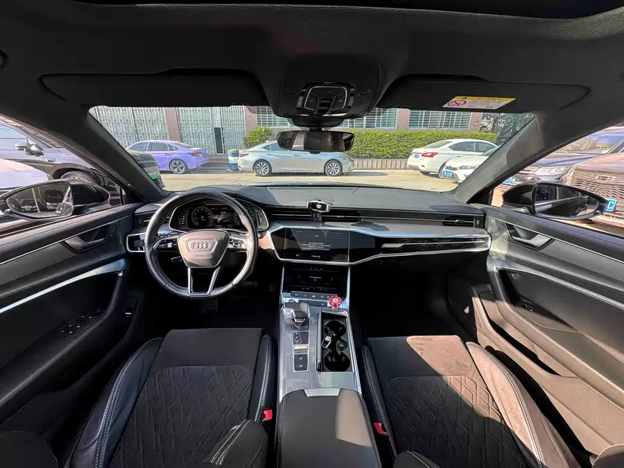 Audi Audi A6L в цвете и кузовом – это идеальный выбор среди китайских автомобилей. Доступная цена и надежность гарантированы.