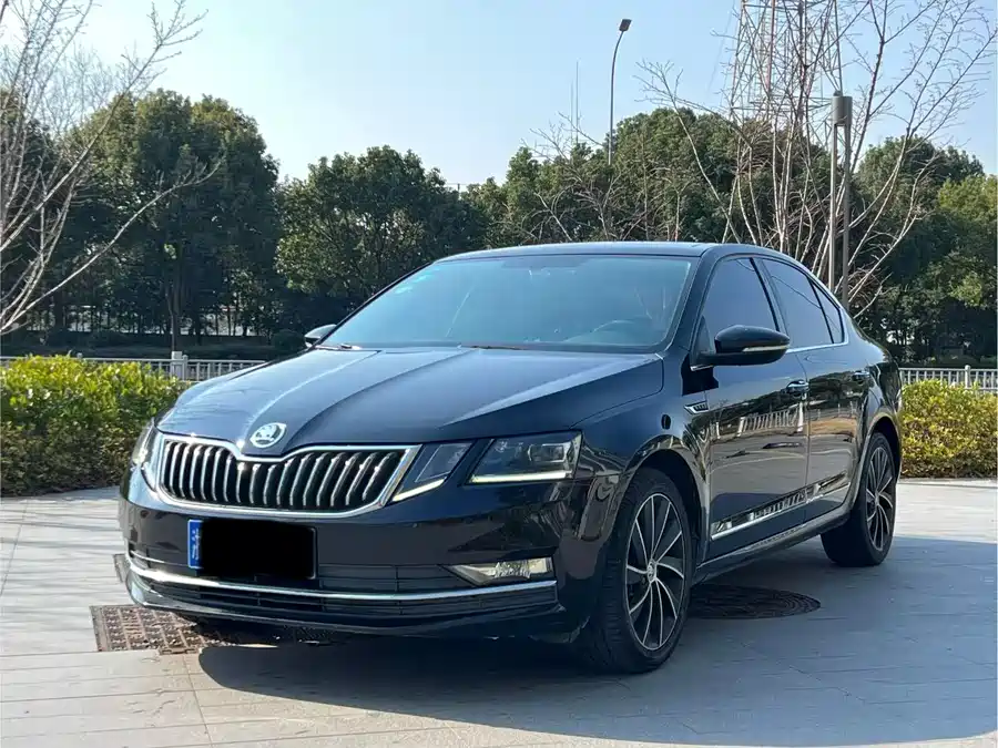 Volkswagen Volkswagen Lavida в цвете и кузовом – это идеальный выбор среди китайских автомобилей. Доступная цена и надежность гарантированы.