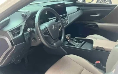 Lexus Lexus ES в цвете и кузовом – это идеальный выбор среди китайских автомобилей. Доступная цена и надежность гарантированы.
