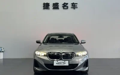 BMW BMW 3 Series в цвете и кузовом – это идеальный выбор среди китайских автомобилей. Доступная цена и надежность гарантированы.