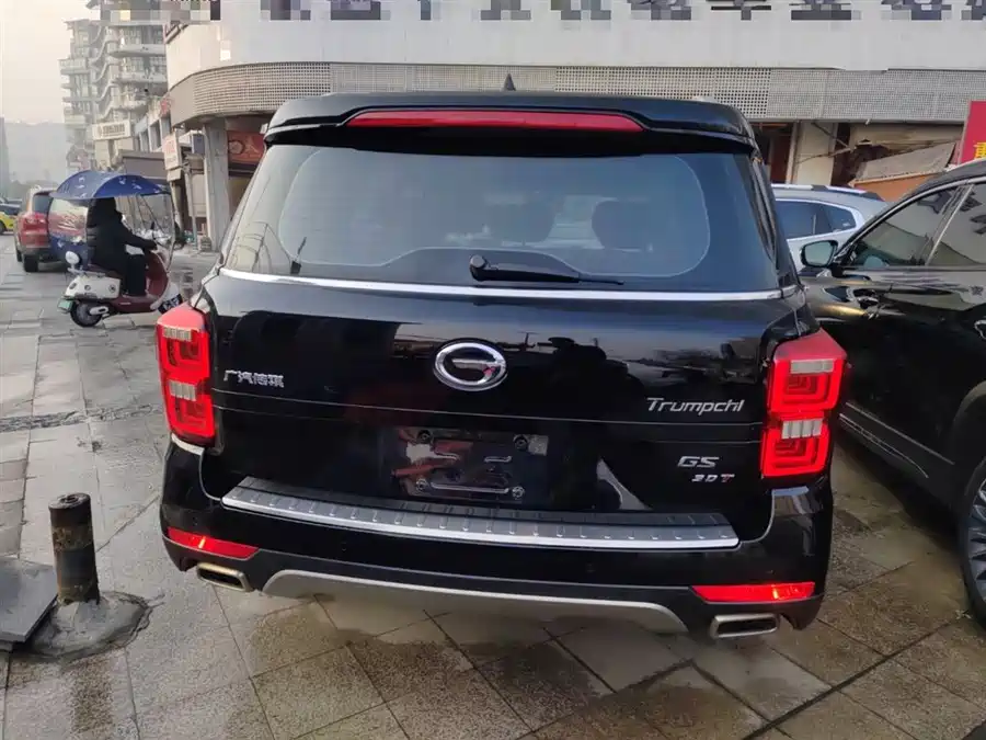 Lincoln Lincoln Navigator в цвете и кузовом – это идеальный выбор среди китайских автомобилей. Доступная цена и надежность гарантированы.