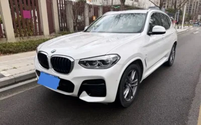 BMW BMW 3 Series GT в цвете и кузовом – это идеальный выбор среди китайских автомобилей. Доступная цена и надежность гарантированы.