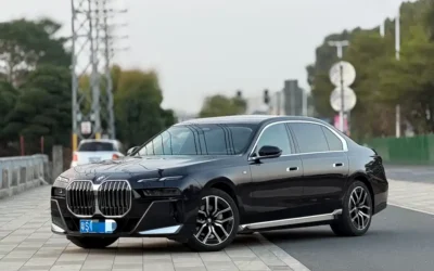 BMW BMW 3 Series в цвете и кузовом – это идеальный выбор среди китайских автомобилей. Доступная цена и надежность гарантированы.