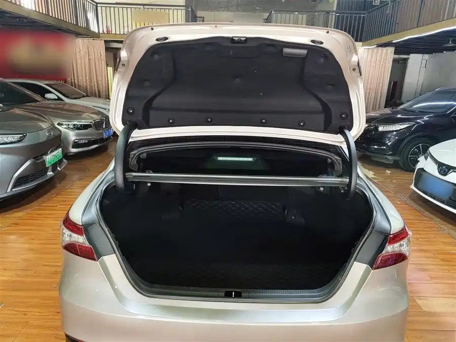 Toyota Toyota Camry в цвете и кузовом – это идеальный выбор среди китайских автомобилей. Доступная цена и надежность гарантированы.