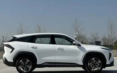 Geely Galaxy Galaxy L6 в цвете и кузовом – это идеальный выбор среди китайских автомобилей. Доступная цена и надежность гарантированы.