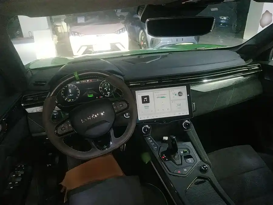 BMW BMW 7 Series в цвете и кузовом – это идеальный выбор среди китайских автомобилей. Доступная цена и надежность гарантированы.