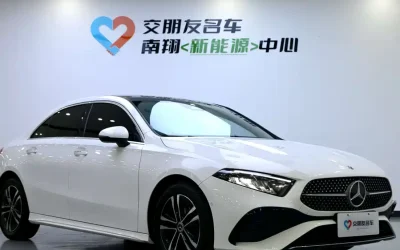 Mercedes-Benz Mercedes-Benz C-Class в цвете и кузовом – это идеальный выбор среди китайских автомобилей. Доступная цена и надежность гарантированы.