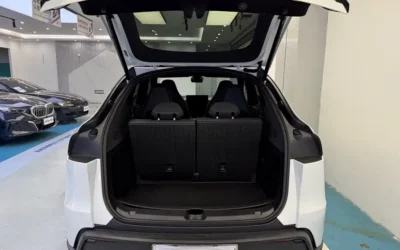 Tesla Tesla Model 3 в цвете и кузовом – это идеальный выбор среди китайских автомобилей. Доступная цена и надежность гарантированы.