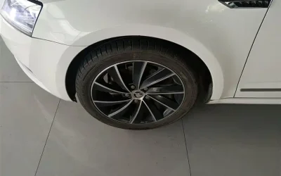 Audi Audi A8 в цвете и кузовом – это идеальный выбор среди китайских автомобилей. Доступная цена и надежность гарантированы.