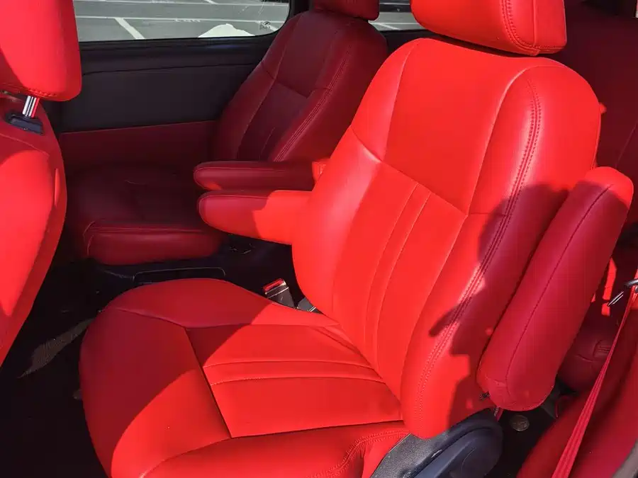Buick Buick GL8 в цвете и кузовом – это идеальный выбор среди китайских автомобилей. Доступная цена и надежность гарантированы.