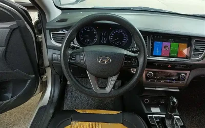 Hyundai Hyundai в цвете Hyundai и кузовом Hyundai – это идеальный выбор среди китайских автомобилей. Доступная цена и надежность гарантированы.