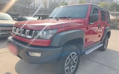 Beijing Off-road BAIC BJ40 в цвете и кузовом – это идеальный выбор среди китайских автомобилей. Доступная цена и надежность гарантированы.