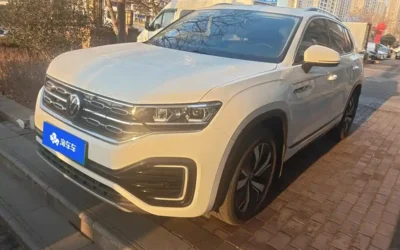 Volkswagen Volkswagen Santana в цвете и кузовом – это идеальный выбор среди китайских автомобилей. Доступная цена и надежность гарантированы.