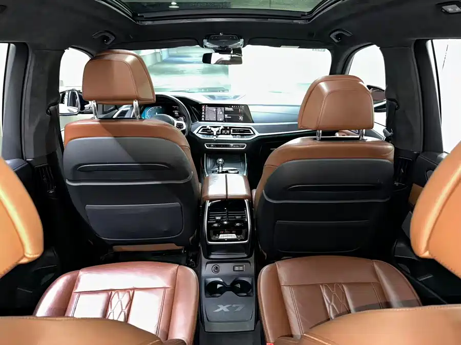 BMW BMW iX3 в цвете и кузовом – это идеальный выбор среди китайских автомобилей. Доступная цена и надежность гарантированы.