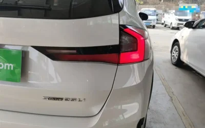 BMW BMW 5 Series GT в цвете и кузовом – это идеальный выбор среди китайских автомобилей. Доступная цена и надежность гарантированы.