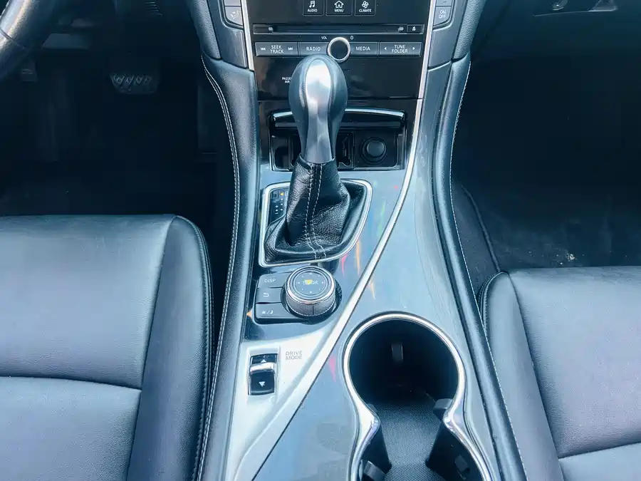 Hyundai Hyundai Elantra в цвете и кузовом – это идеальный выбор среди китайских автомобилей. Доступная цена и надежность гарантированы.