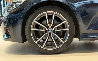BMW BMW 3 Series в цвете и кузовом – это идеальный выбор среди китайских автомобилей. Доступная цена и надежность гарантированы.