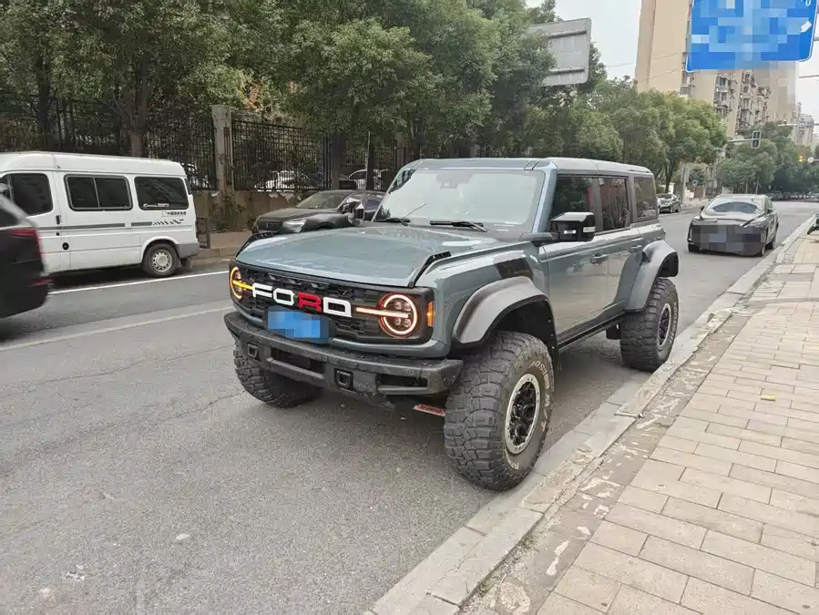 Ford Ford Bronco в цвете и кузовом – это идеальный выбор среди китайских автомобилей. Доступная цена и надежность гарантированы.