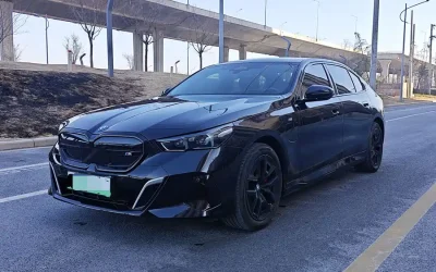 BMW BMW 5 Series в цвете и кузовом – это идеальный выбор среди китайских автомобилей. Доступная цена и надежность гарантированы.