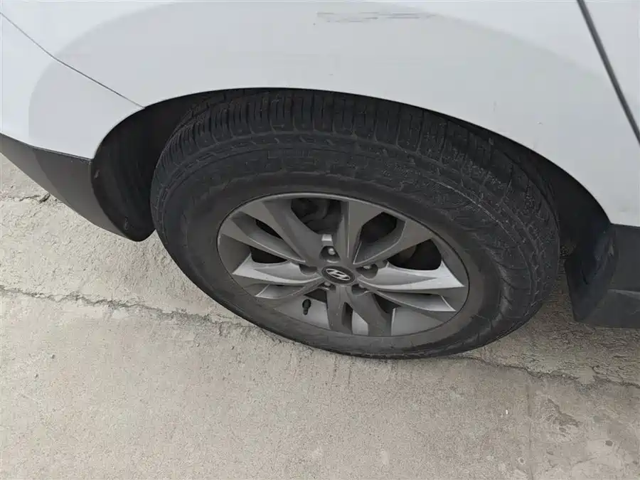 Hyundai Hyundai ix35 в цвете и кузовом – это идеальный выбор среди китайских автомобилей. Доступная цена и надежность гарантированы.