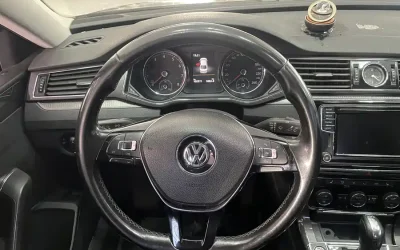 Volkswagen Volkswagen Passat в цвете и кузовом – это идеальный выбор среди китайских автомобилей. Доступная цена и надежность гарантированы.