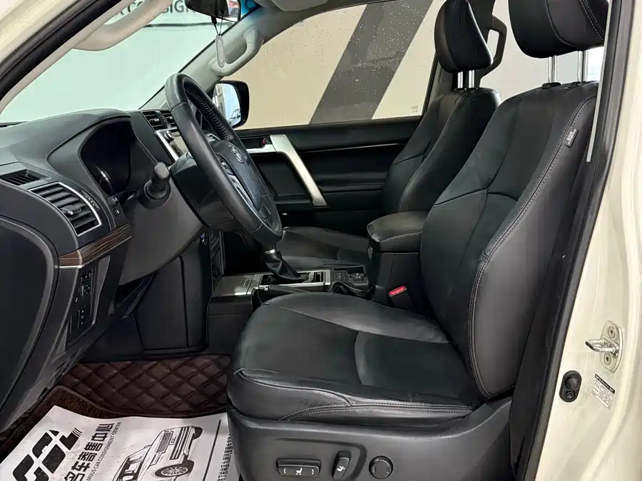 Mercedes-Benz Mercedes-Benz C-Class в цвете и кузовом – это идеальный выбор среди китайских автомобилей. Доступная цена и надежность гарантированы.