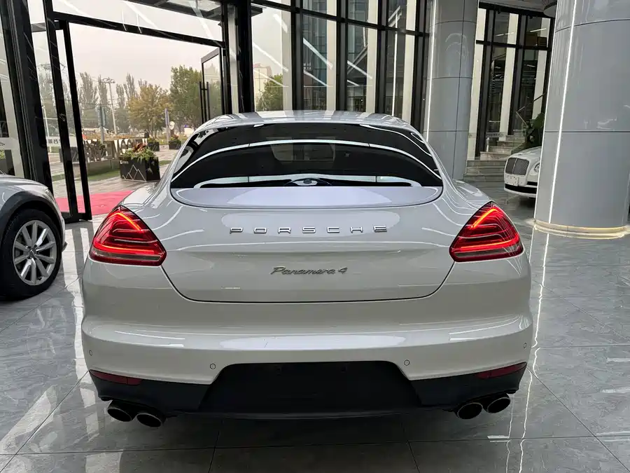 Porsche Porsche Panamera в цвете и кузовом – это идеальный выбор среди китайских автомобилей. Доступная цена и надежность гарантированы.
