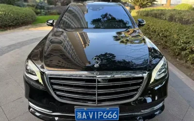 Mercedes-Benz Mercedes-Benz в цвете Mercedes-Benz и кузовом Mercedes-Benz – это идеальный выбор среди китайских автомобилей. Доступная цена и надежность гарантированы.