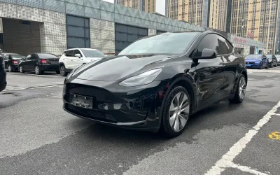 Tesla Tesla Model 3 в цвете и кузовом – это идеальный выбор среди китайских автомобилей. Доступная цена и надежность гарантированы.