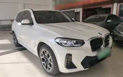 BMW BMW 3 Series в цвете и кузовом – это идеальный выбор среди китайских автомобилей. Доступная цена и надежность гарантированы.