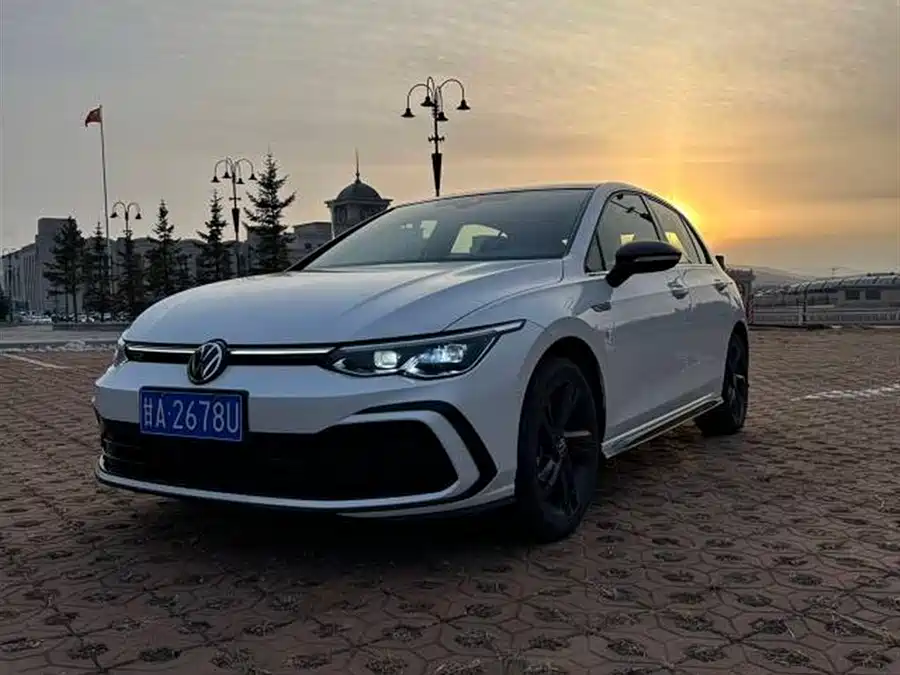 Mercedes-Benz Mercedes-Benz C-Class в цвете и кузовом – это идеальный выбор среди китайских автомобилей. Доступная цена и надежность гарантированы.