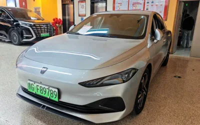 Roewe Roewe D7 в цвете и кузовом – это идеальный выбор среди китайских автомобилей. Доступная цена и надежность гарантированы.
