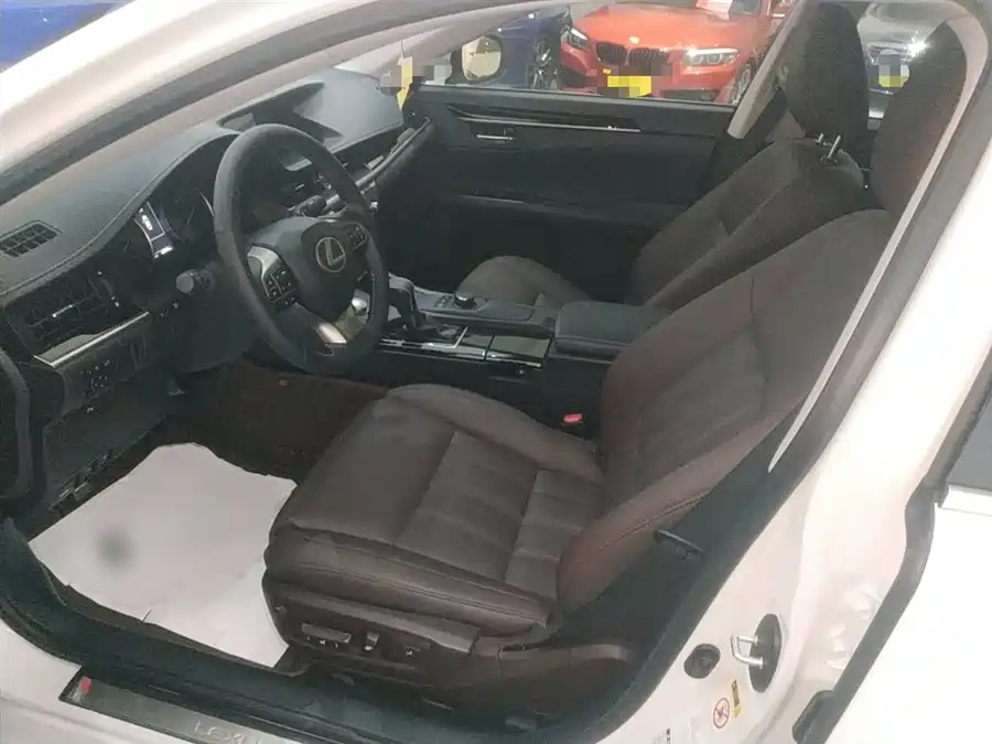 Chevrolet Chevrolet Cruze в цвете и кузовом – это идеальный выбор среди китайских автомобилей. Доступная цена и надежность гарантированы.